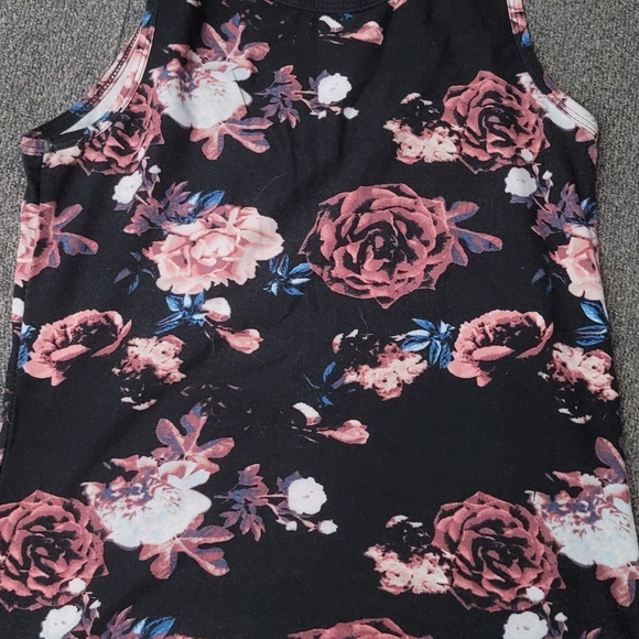 Flower rank tops - Picture 3 of 5